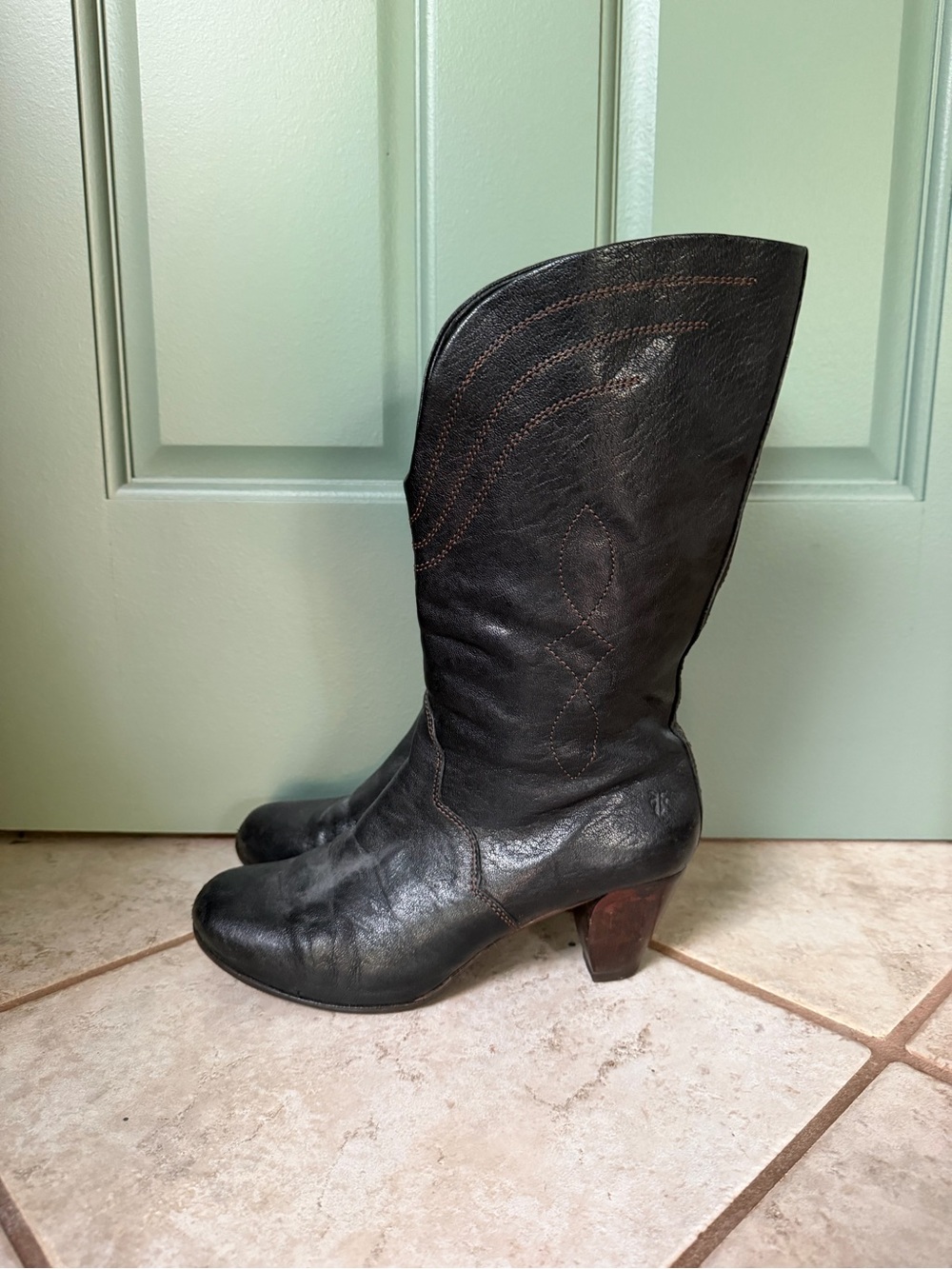 RARE Frye Women’s Black Leather Mid-Calf Western Boots